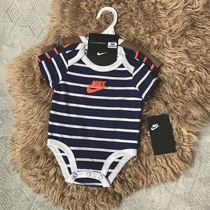 ✔️ Nike Baby Boy Bodysuit Set